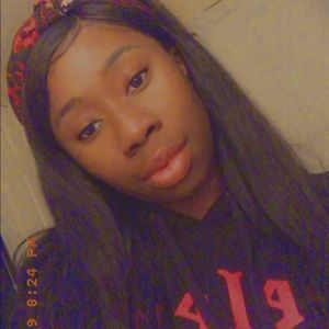 Meet your Posher, Yolanda